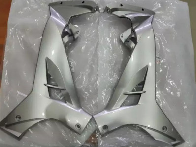 Ốp thân trái/Yếm trong - bửng trong bạc ghi zin Sirius chính hãng